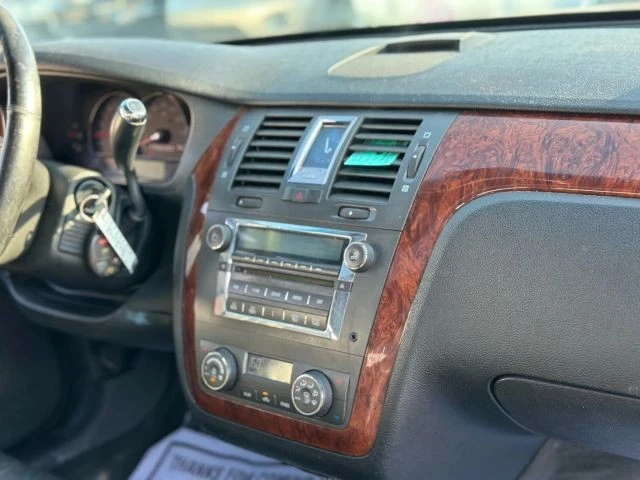 2007 Cadillac DTS - Image 11 of 16