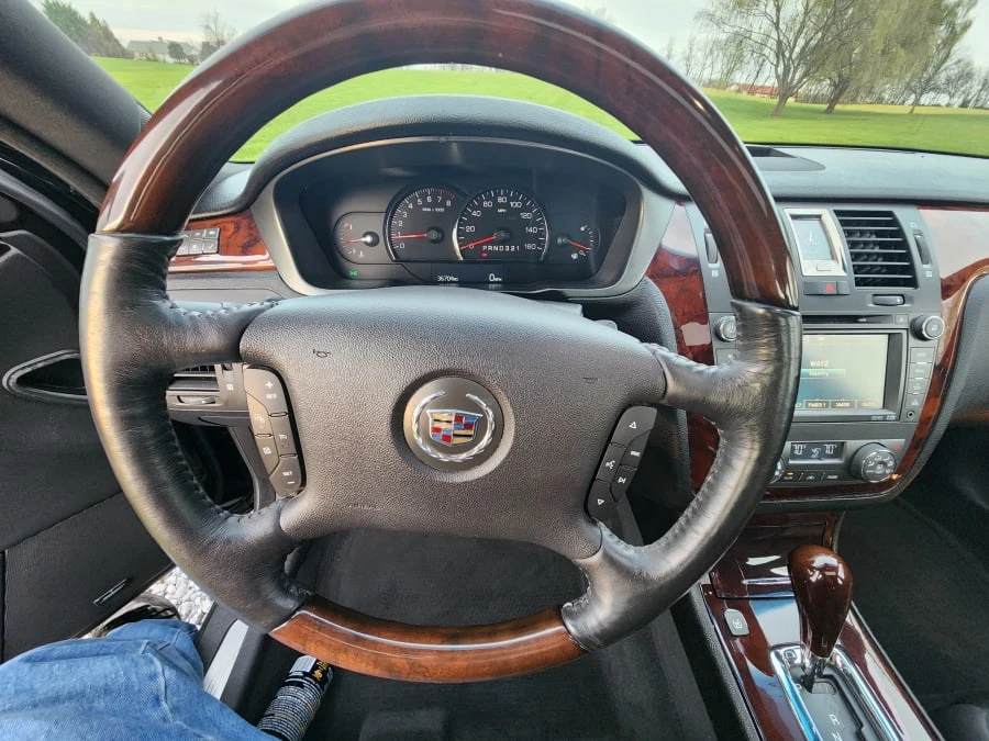 2007 Cadillac DTS - Image 10 of 18