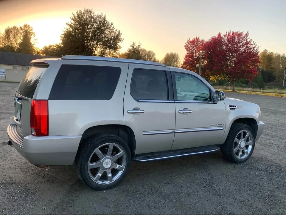2007 Cadillac Escalade & EXT 3rd Gen - Image 2 of 10