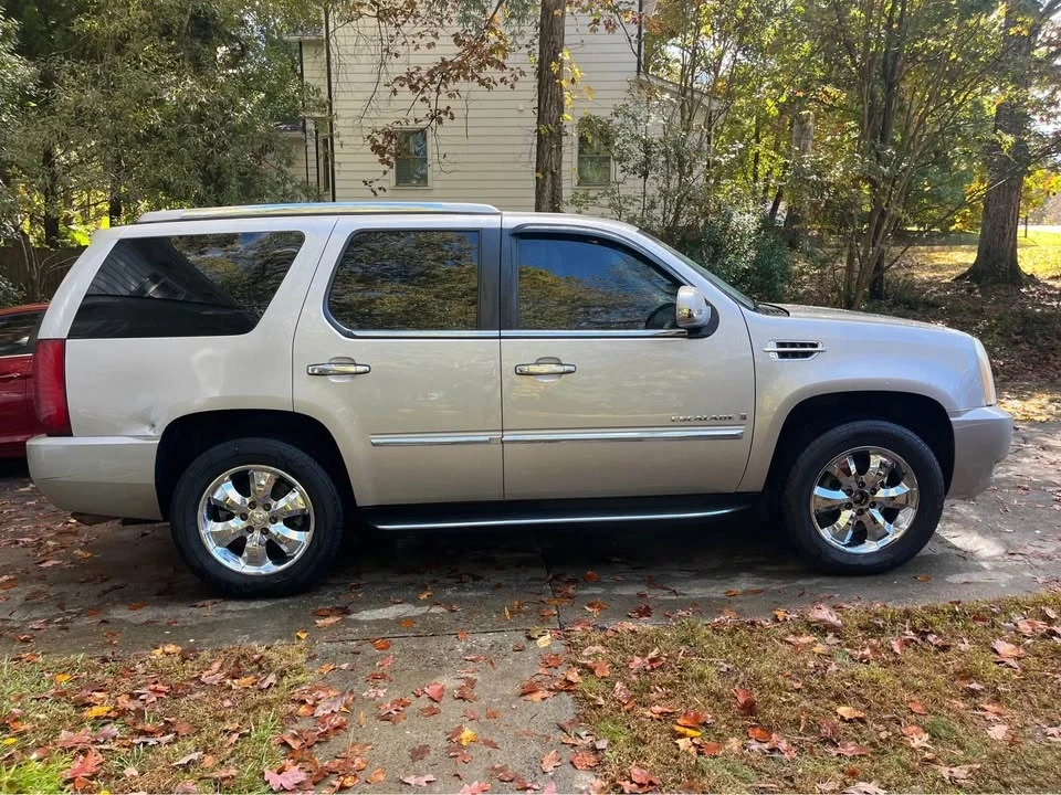 2007 Cadillac Escalade & EXT 3rd Gen - Image 8 of 10