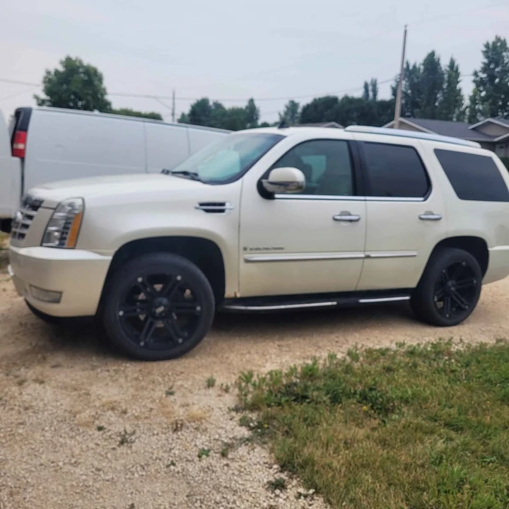 2007 Cadillac Escalade & EXT 3rd Gen - Image 2 of 8