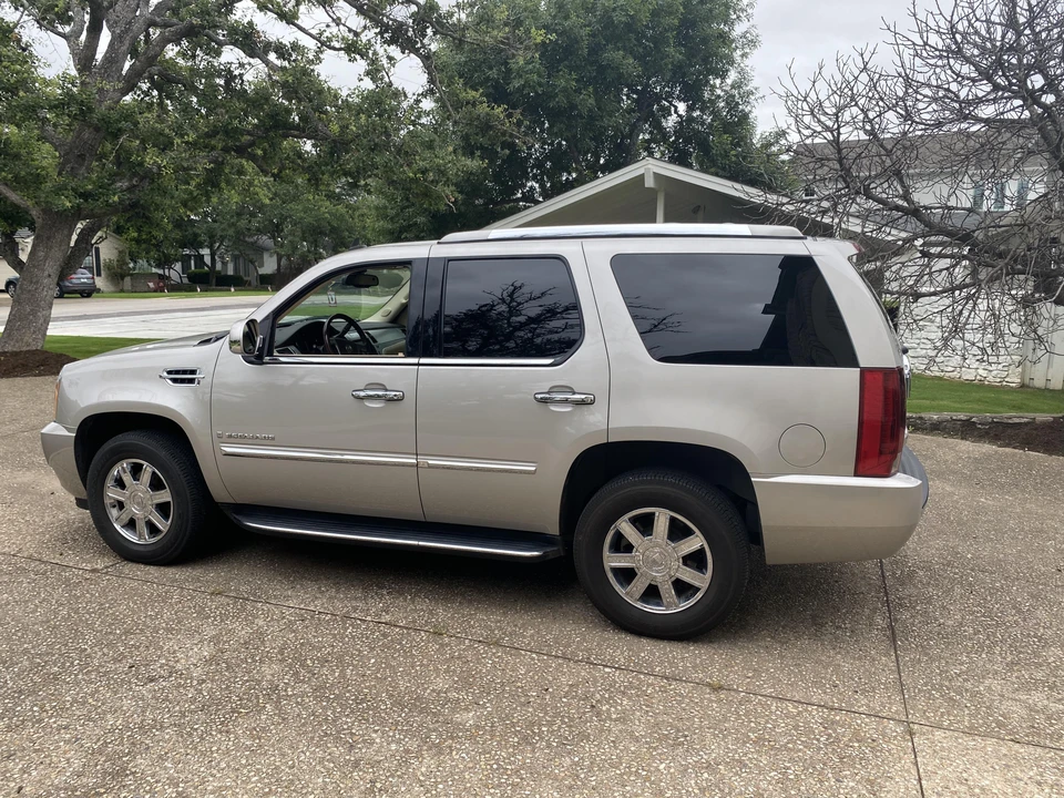 2007 Cadillac Escalade & EXT 3rd Gen - Image 9 of 31
