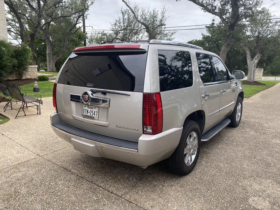 2007 Cadillac Escalade & EXT 3rd Gen - Image 12 of 31