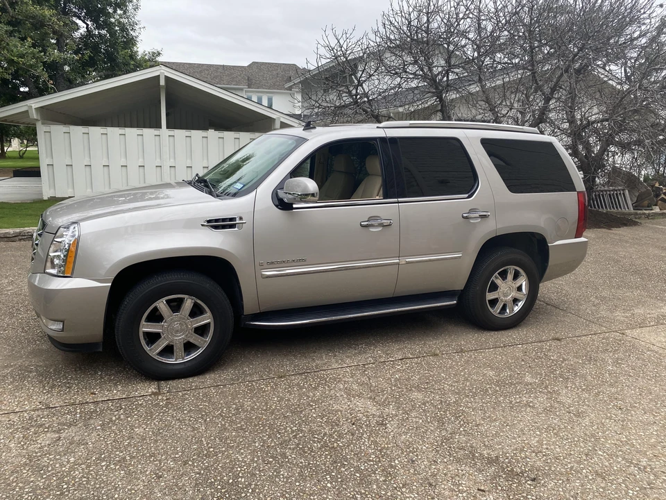 2007 Cadillac Escalade & EXT 3rd Gen - Image 8 of 31