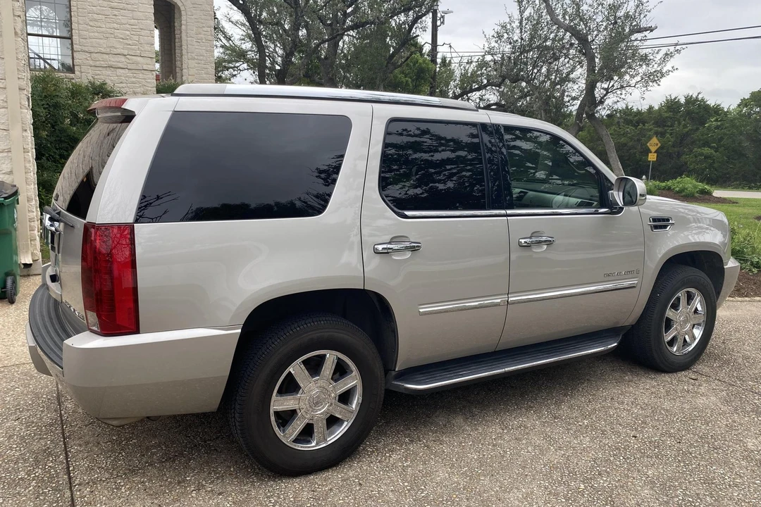 2007 Cadillac Escalade & EXT 3rd Gen - Image 3 of 31
