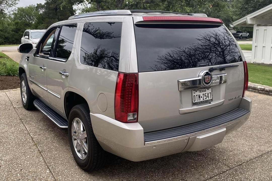2007 Cadillac Escalade & EXT 3rd Gen - Image 4 of 31