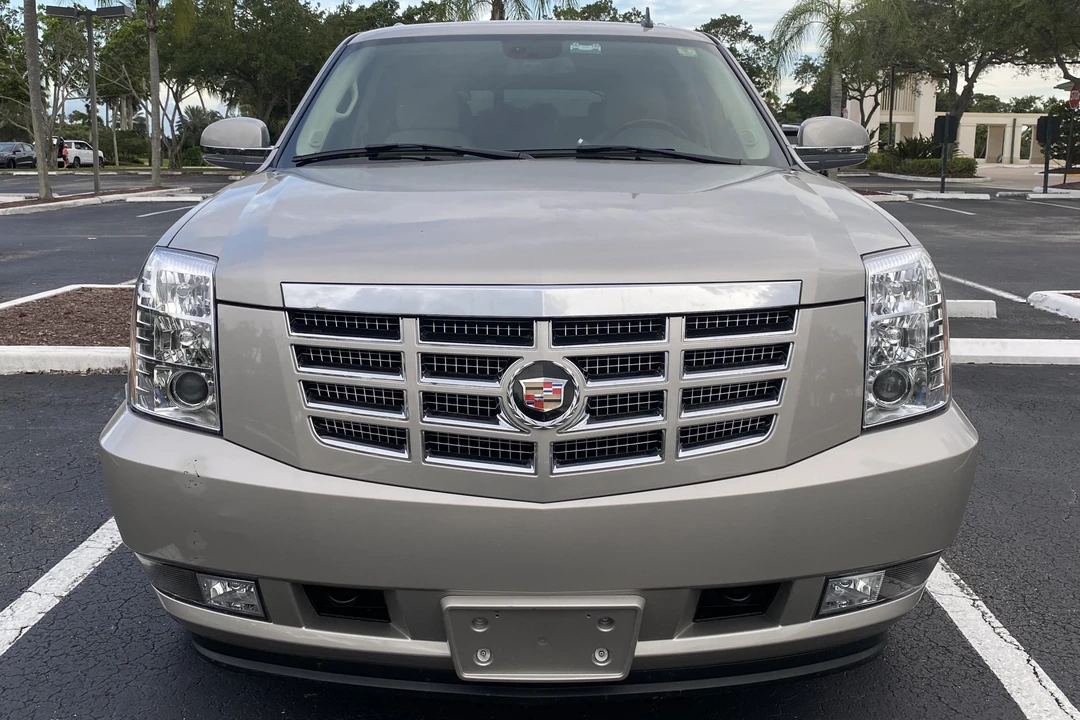 2007 Cadillac Escalade & EXT 3rd Gen - Image 2 of 31