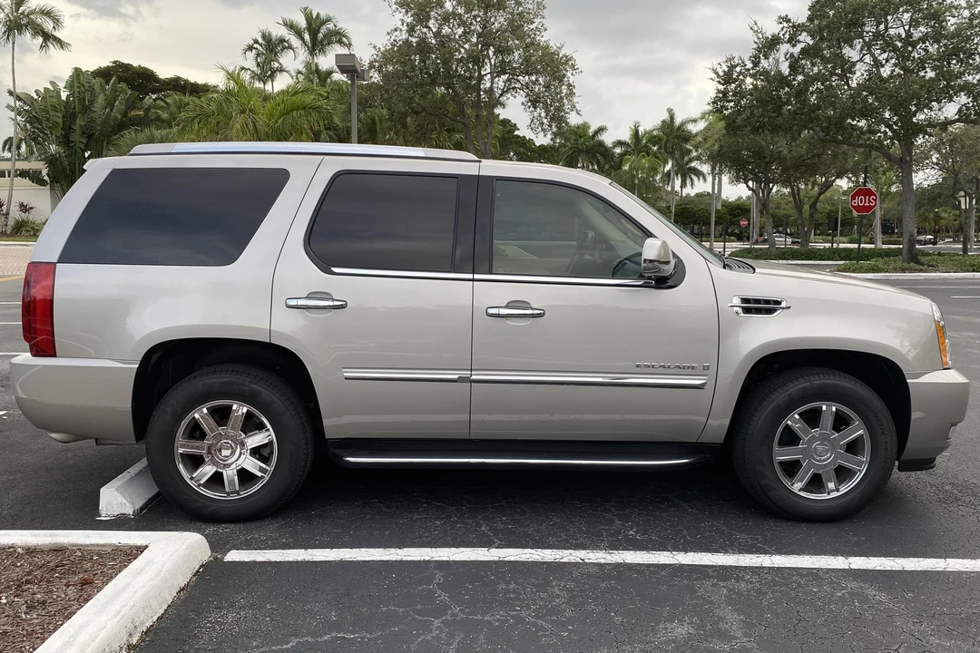 2007 Cadillac Escalade & EXT 3rd Gen - Image 3 of 31