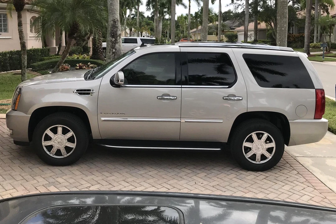 2007 Cadillac Escalade & EXT 3rd Gen - Image 3 of 31