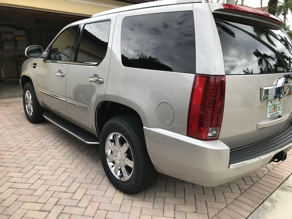 2007 Cadillac Escalade & EXT 3rd Gen - Image 9 of 31