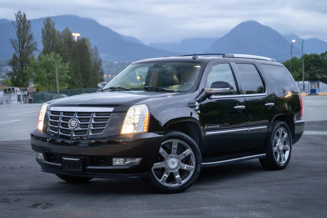2007 Cadillac Escalade & EXT 3rd Gen - Image 2 of 31