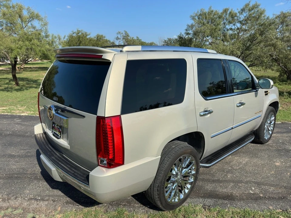 2007 Cadillac Escalade & EXT 3rd Gen - Image 9 of 12