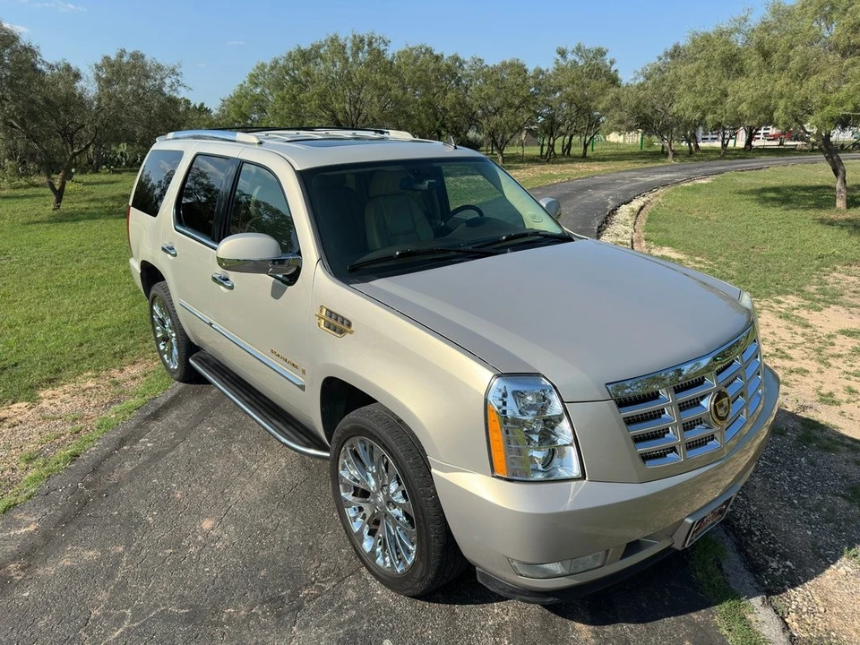 2007 Cadillac Escalade & EXT 3rd Gen - Image 12 of 12