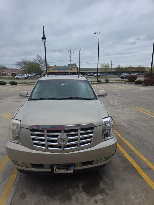 2007 Cadillac Escalade & EXT 3rd Gen - Image 2 of 10