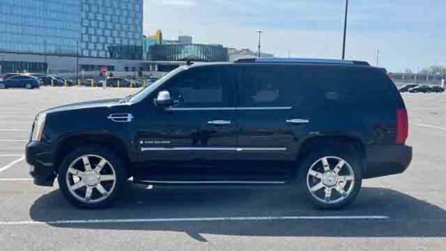 2007 Cadillac Escalade & EXT 3rd Gen - Image 2 of 15