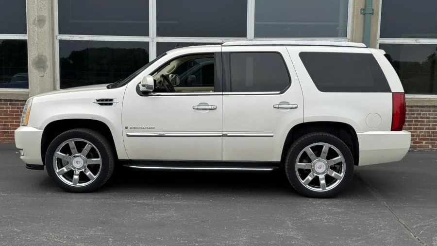 2007 Cadillac Escalade & EXT 3rd Gen - Image 2 of 13
