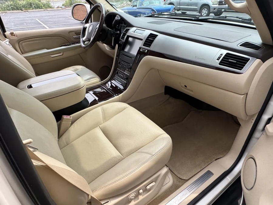 2007 Cadillac Escalade & EXT 3rd Gen - Image 11 of 13