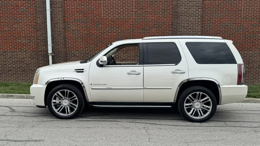 2007 Cadillac Escalade & EXT 3rd Gen - Image 2 of 10