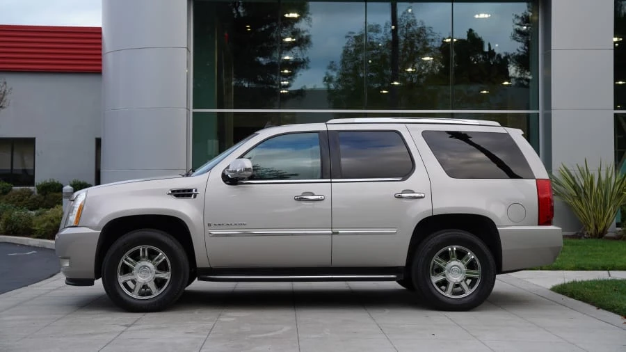 2007 Cadillac Escalade & EXT 3rd Gen - Image 2 of 19