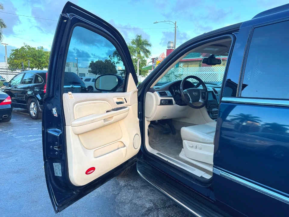 2007 Cadillac Escalade & EXT 3rd Gen - Image 19 of 21