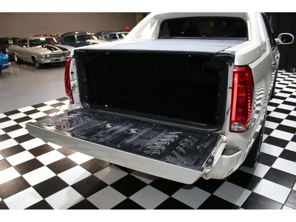 2007 Cadillac Escalade & EXT 3rd Gen - Image 5 of 31
