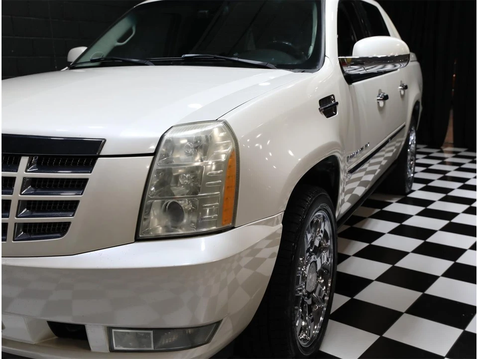2007 Cadillac Escalade & EXT 3rd Gen - Image 9 of 31