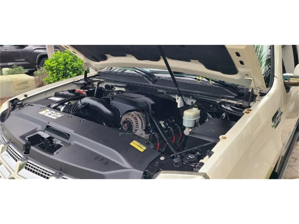 2007 Cadillac Escalade & EXT 3rd Gen - Image 2 of 25