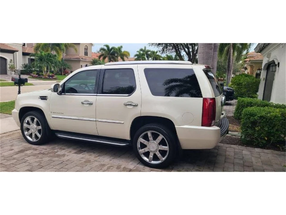 2007 Cadillac Escalade & EXT 3rd Gen - Image 24 of 25