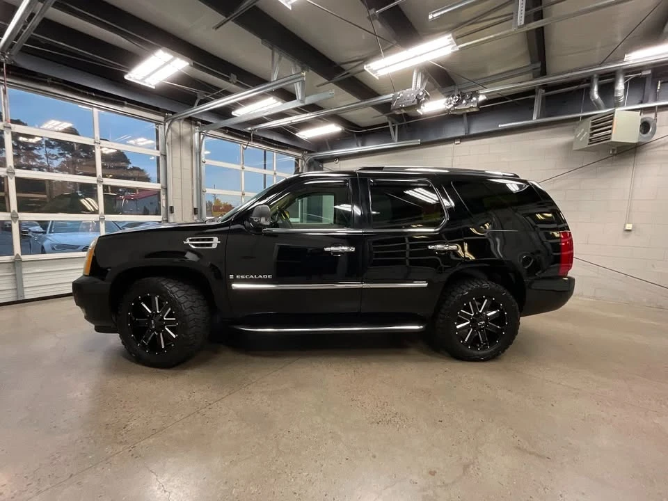 2007 Cadillac Escalade & EXT 3rd Gen - Image 2 of 19