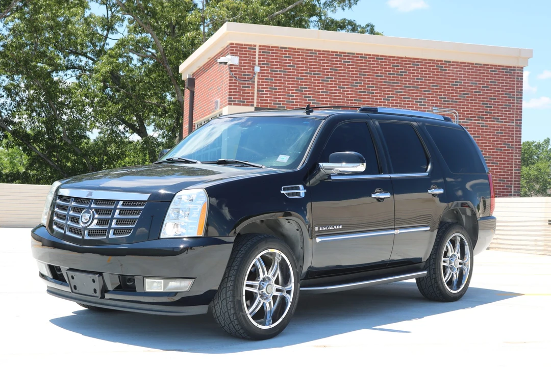 2007 Cadillac Escalade & EXT 3rd Gen - Image 2 of 31