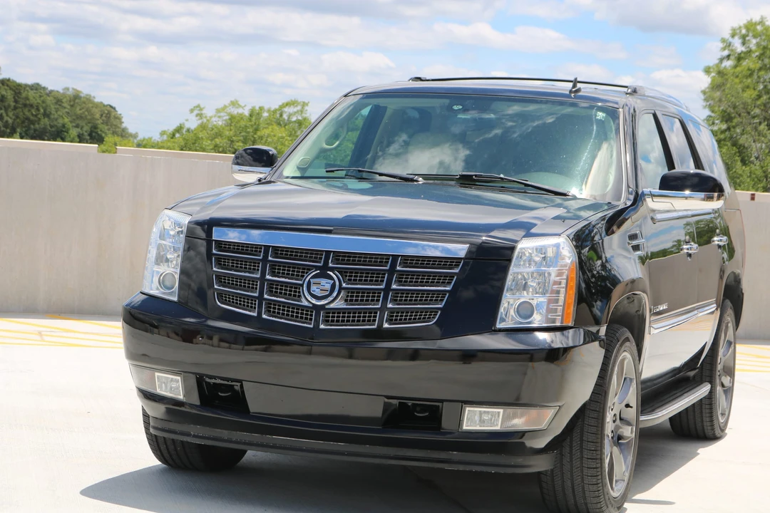 2007 Cadillac Escalade & EXT 3rd Gen - Image 2 of 31