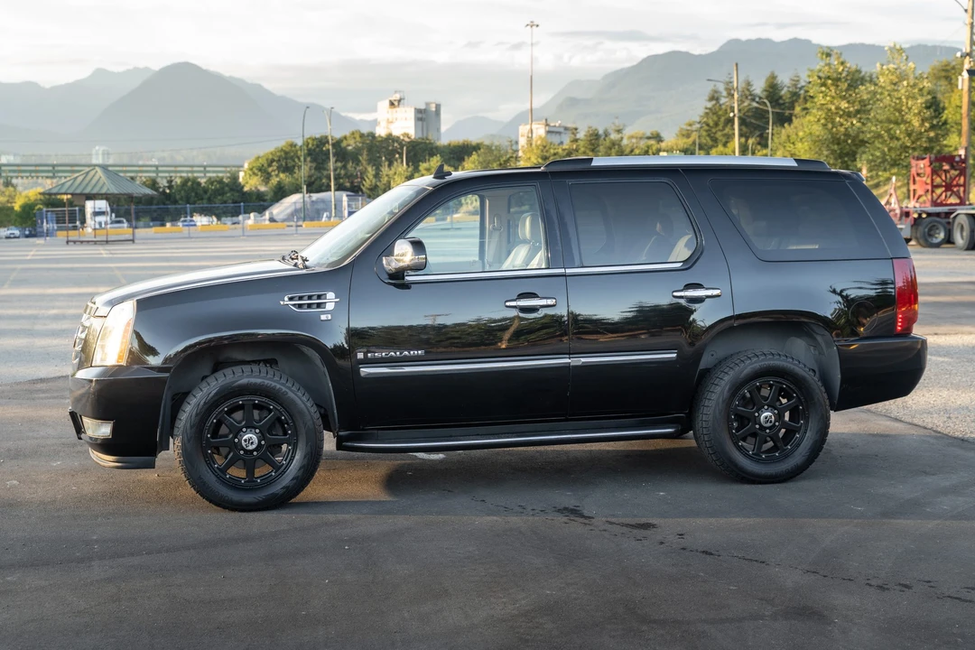 2007 Cadillac Escalade & EXT 3rd Gen - Image 2 of 31