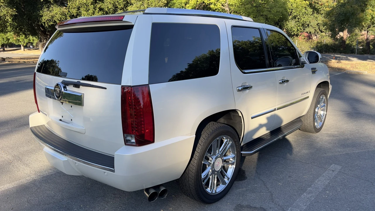 2007 Cadillac Escalade & EXT 3rd Gen - Image 31 of 31