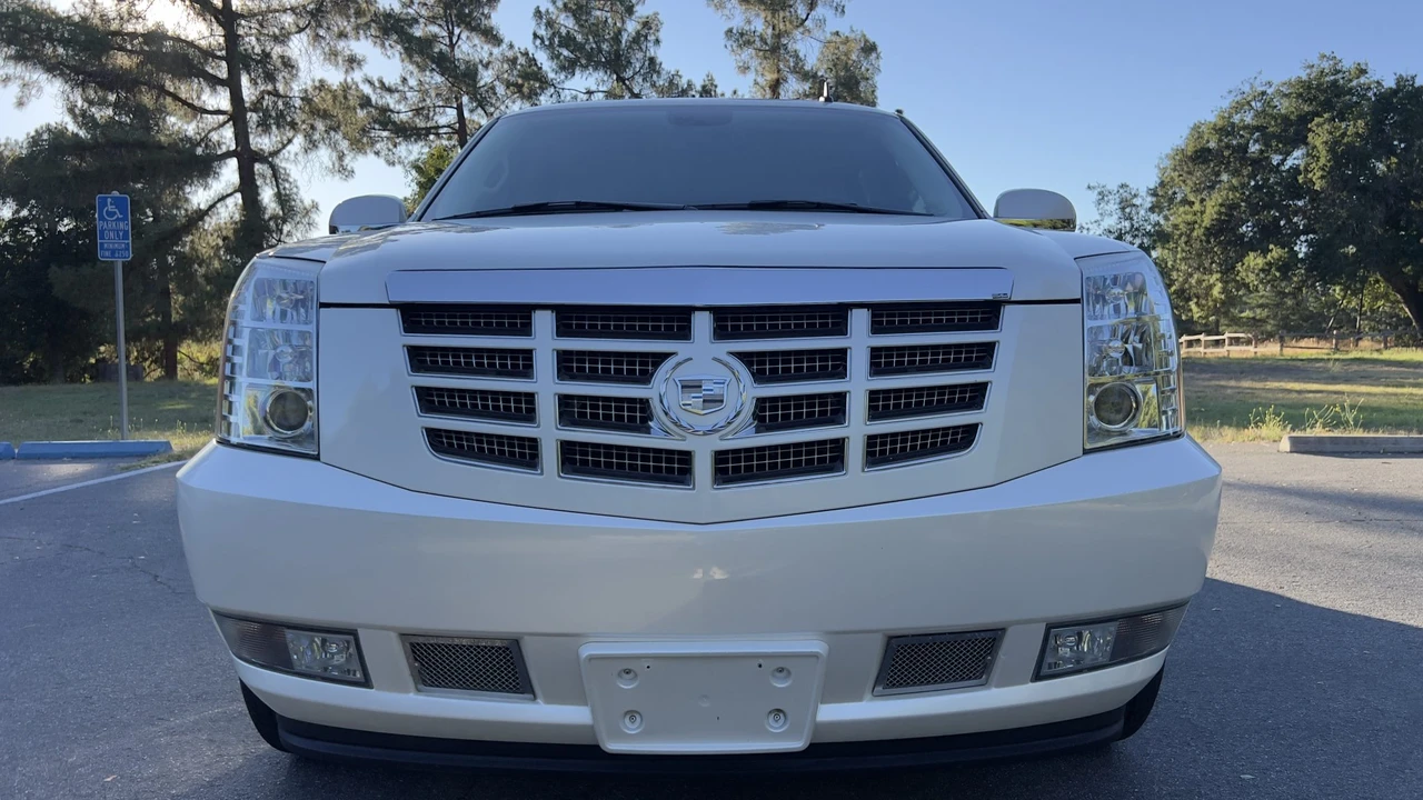 2007 Cadillac Escalade & EXT 3rd Gen - Image 19 of 31