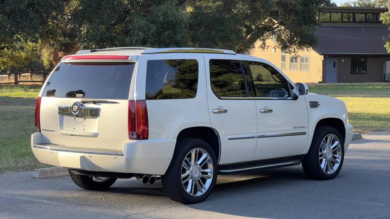 2007 Cadillac Escalade & EXT 3rd Gen - Image 30 of 31