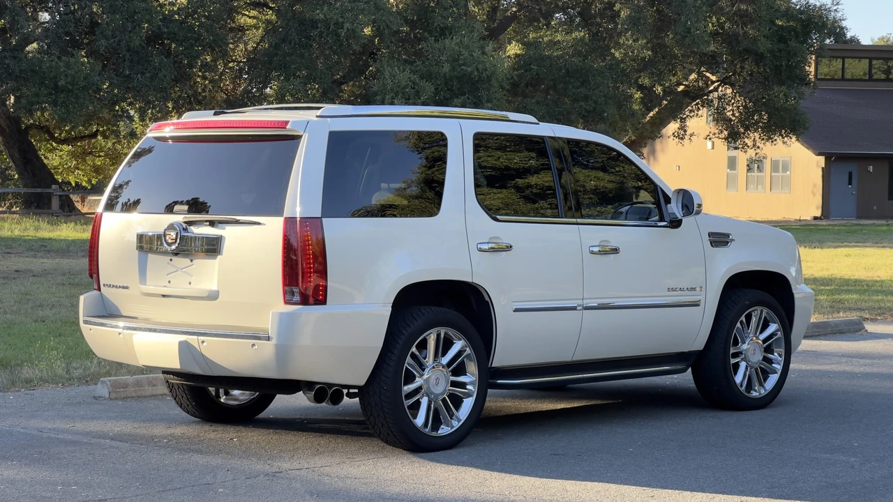 2007 Cadillac Escalade & EXT 3rd Gen - Image 29 of 31