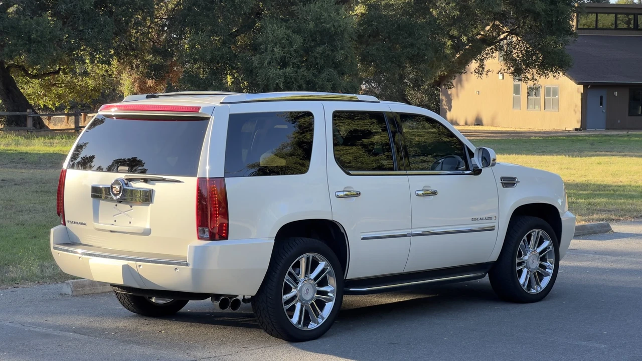 2007 Cadillac Escalade & EXT 3rd Gen - Image 28 of 31