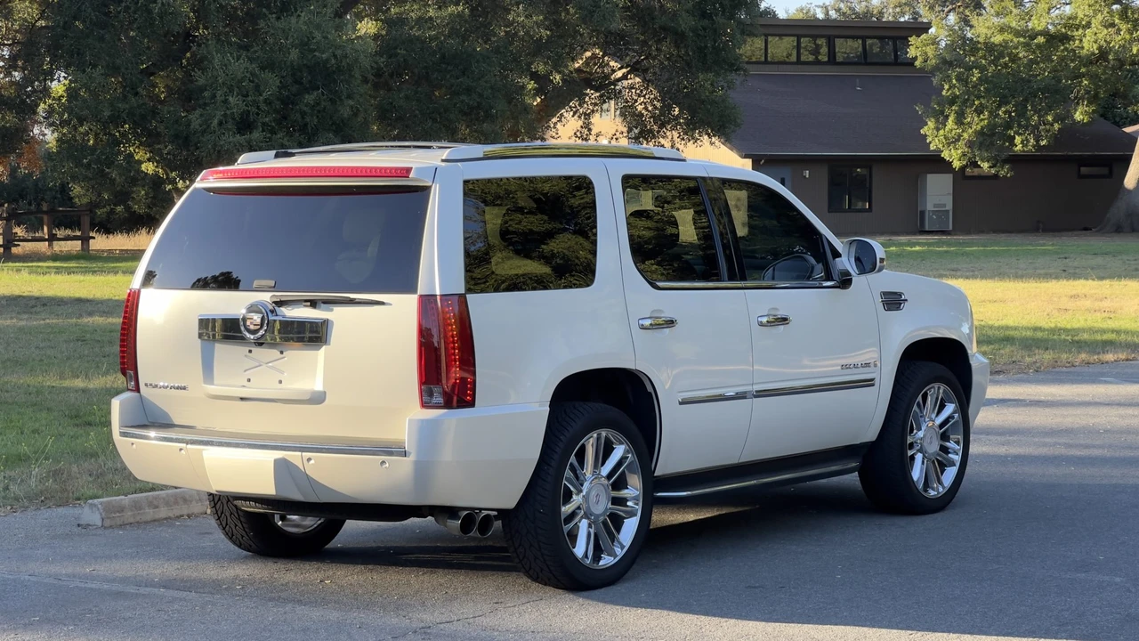 2007 Cadillac Escalade & EXT 3rd Gen - Image 27 of 31