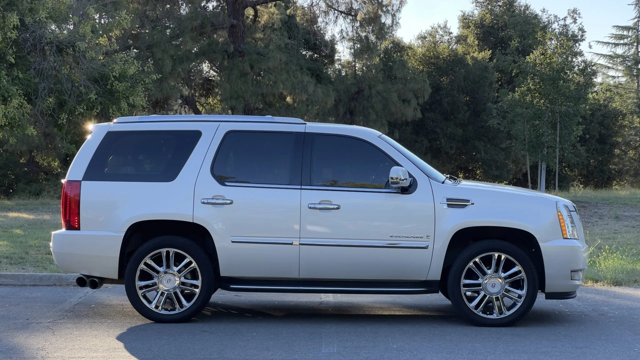 2007 Cadillac Escalade & EXT 3rd Gen - Image 26 of 31