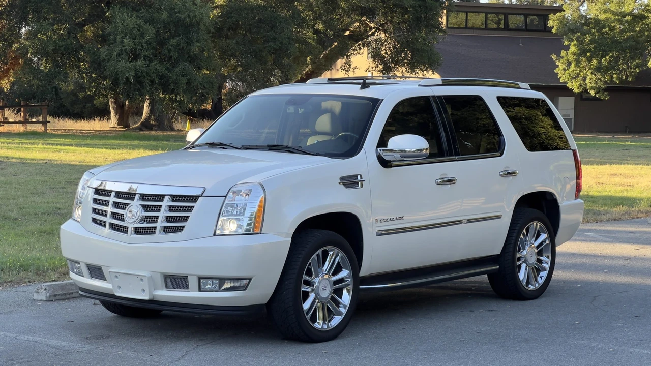 2007 Cadillac Escalade & EXT 3rd Gen - Image 10 of 31