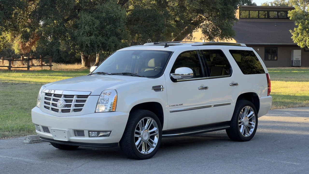2007 Cadillac Escalade & EXT 3rd Gen - Image 9 of 31
