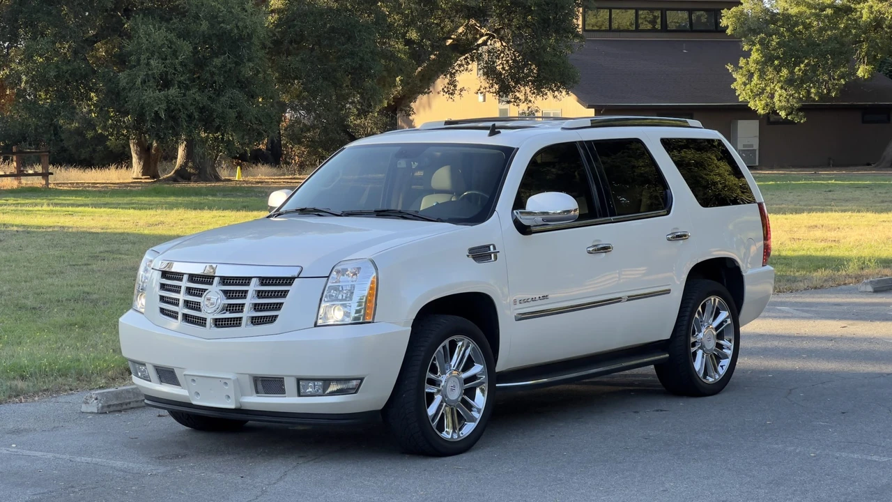 2007 Cadillac Escalade & EXT 3rd Gen - Image 7 of 31