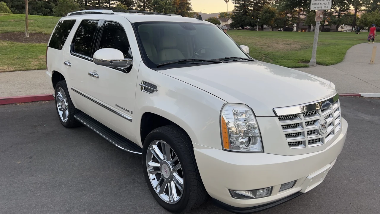 2007 Cadillac Escalade & EXT 3rd Gen - Image 21 of 31