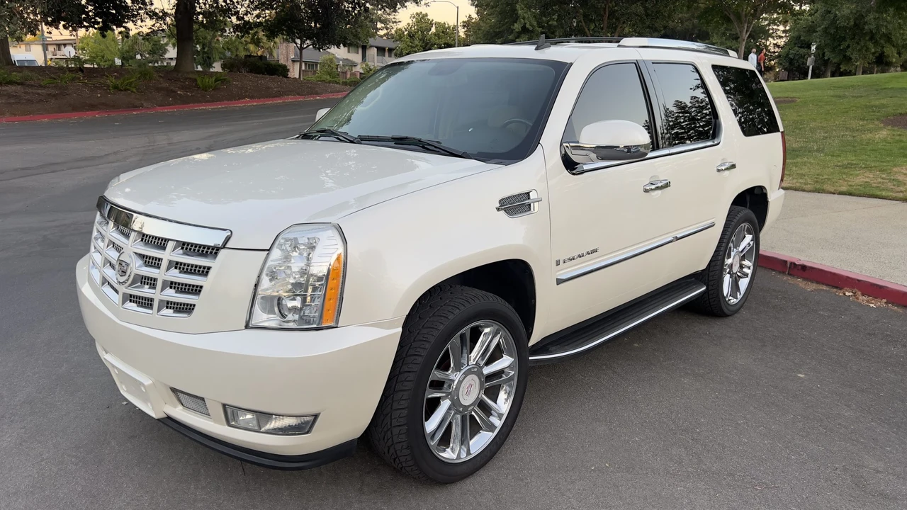2007 Cadillac Escalade & EXT 3rd Gen - Image 11 of 31