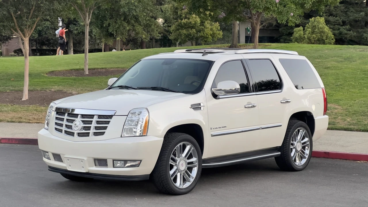 2007 Cadillac Escalade & EXT 3rd Gen - Image 5 of 31