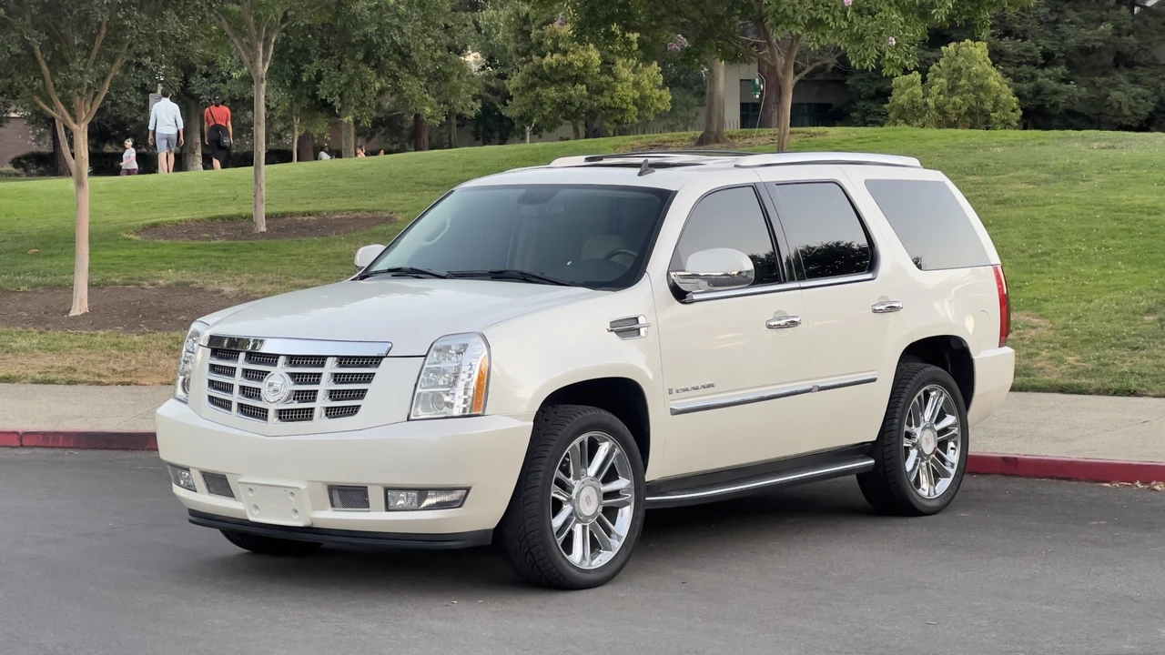 2007 Cadillac Escalade & EXT 3rd Gen - Image 4 of 31