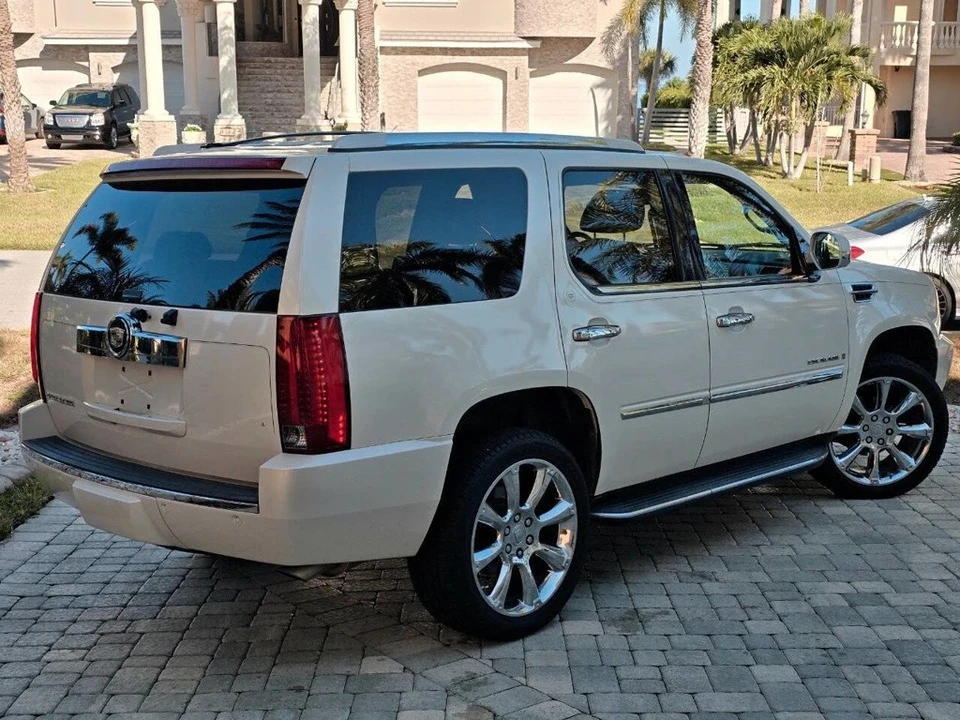 2007 Cadillac Escalade & EXT 3rd Gen - Image 10 of 21