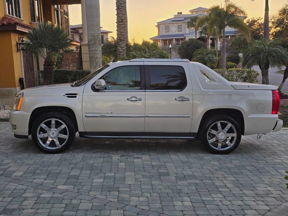 2007 Cadillac Escalade & EXT 3rd Gen - Image 18 of 21