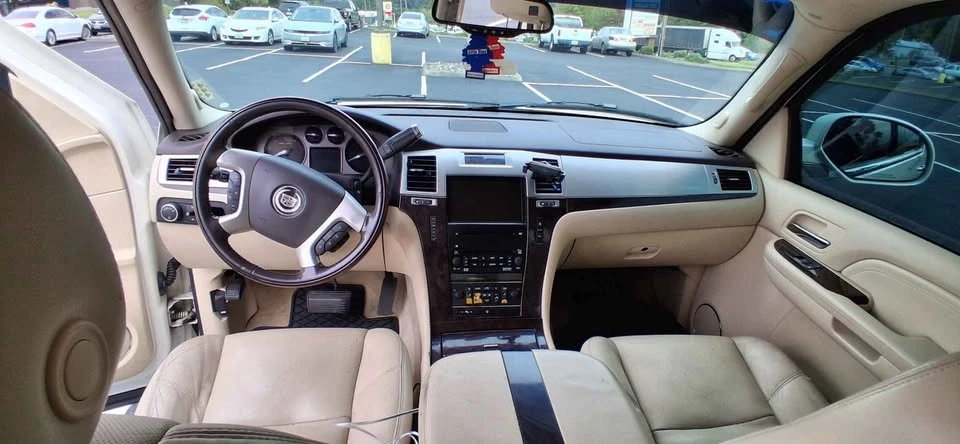 2007 Cadillac Escalade & EXT 3rd Gen - Image 5 of 9