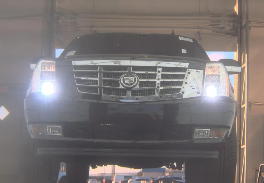 2007 Cadillac Escalade & EXT 3rd Gen - Image 8 of 12